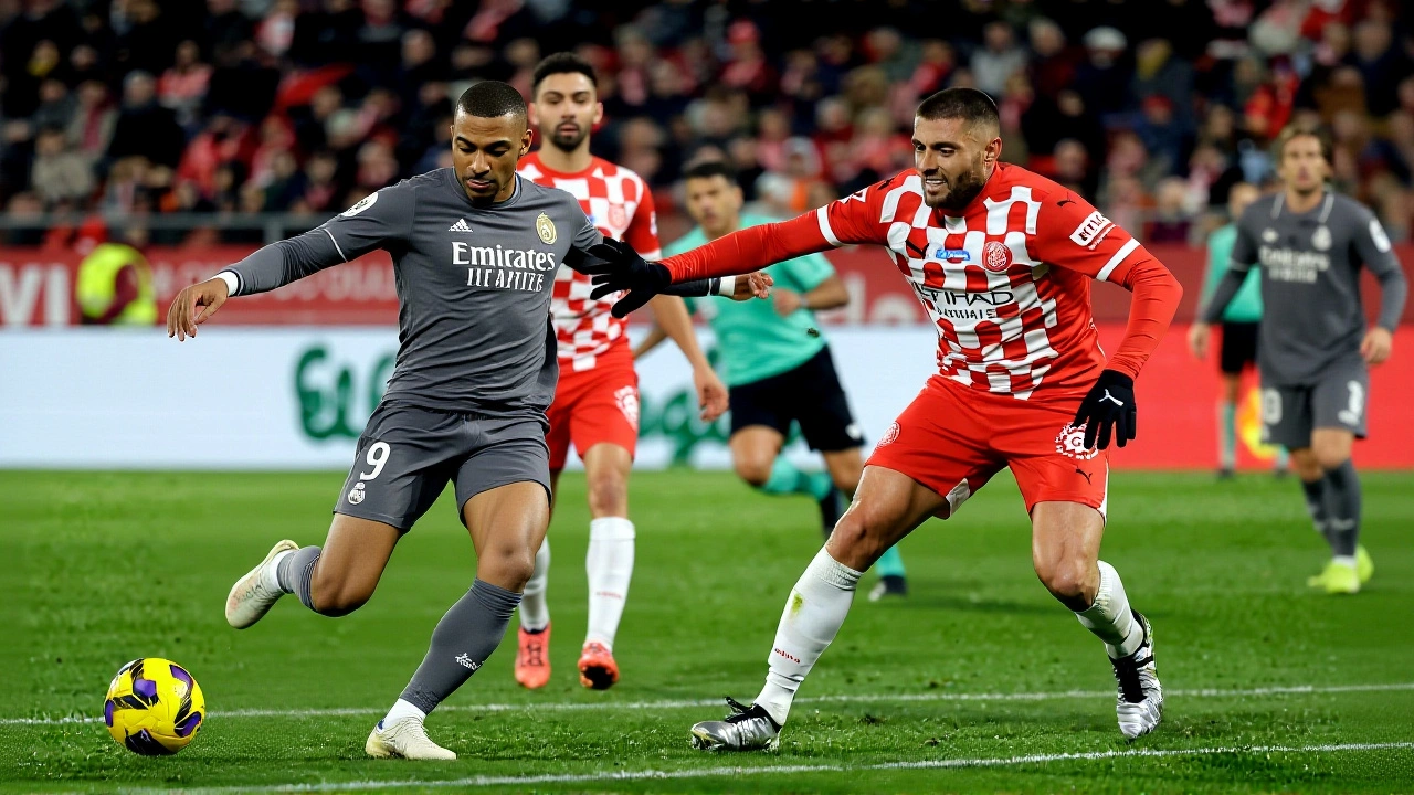 اتهامات بتحيز ضد الحكم مانزانو بعد تغاضيه عن طرد مبابي في ريال مدريد ضد جيرونا