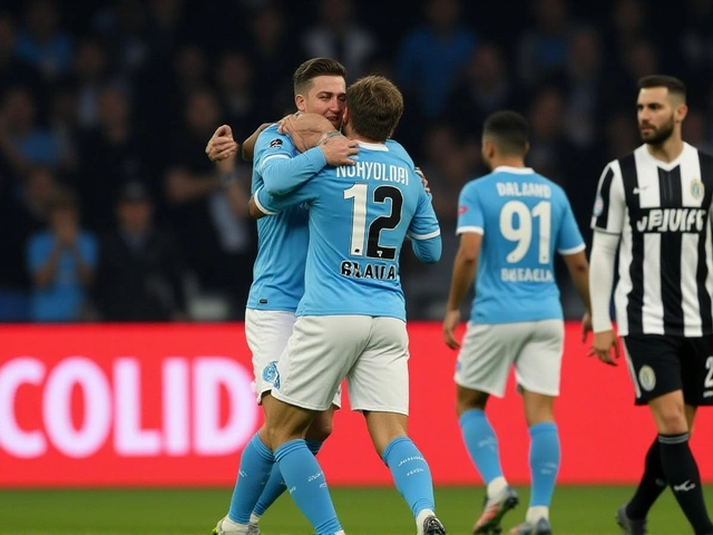 هوليند يسجل هاتريك ويقود نابولي لصدارة السيري أ بفوزه على يوفنتوس 2-1