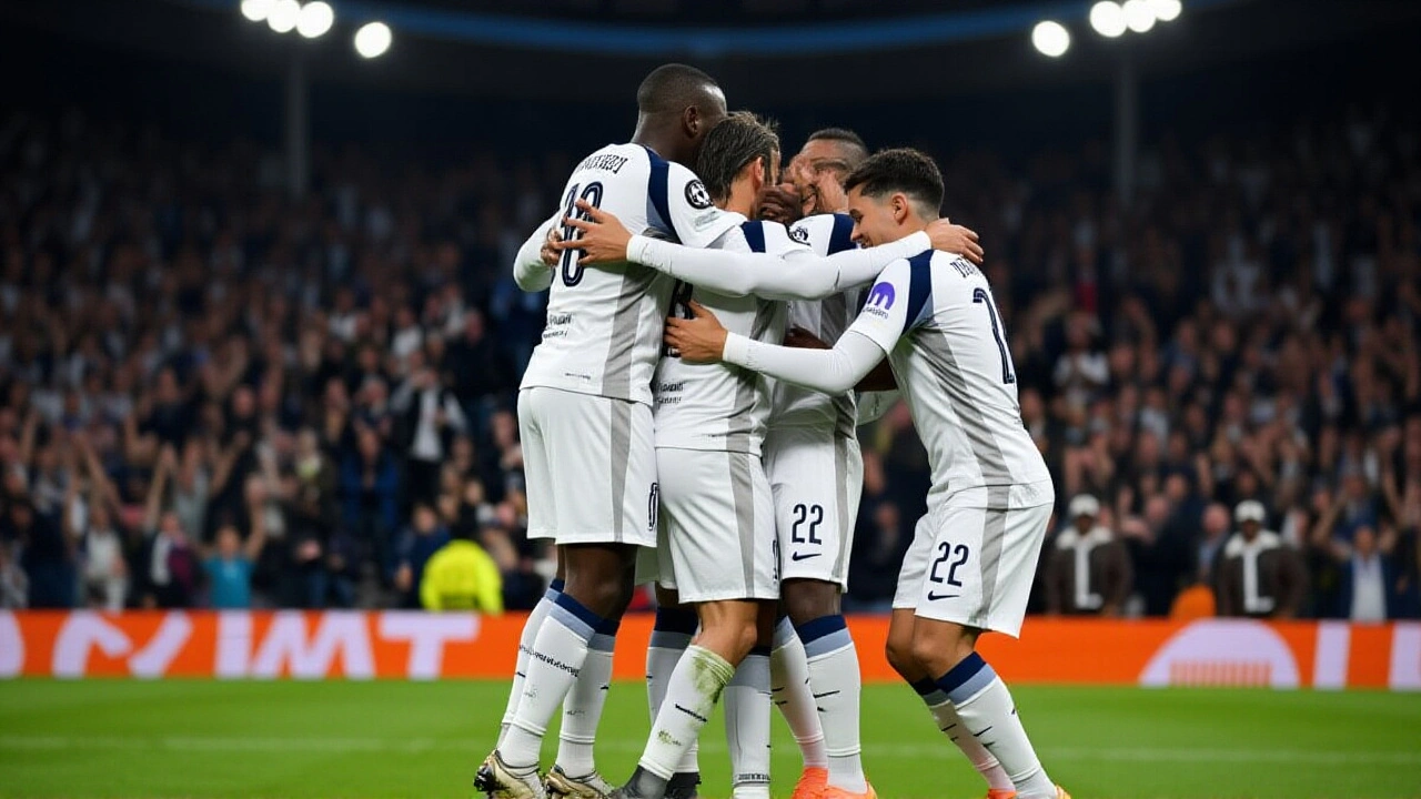 صدام أولد ترافورد: مانشستر يونايتد يواجه توتنهام في صراع التناقضات