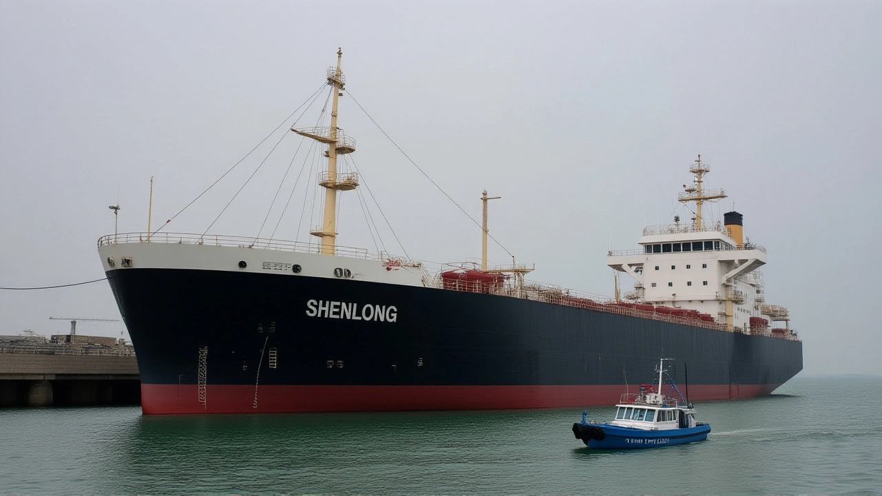 سفن يونانية وليبيرية تكسر جمود مضيق هرمز بعد هدنة أمريكية إيرانية