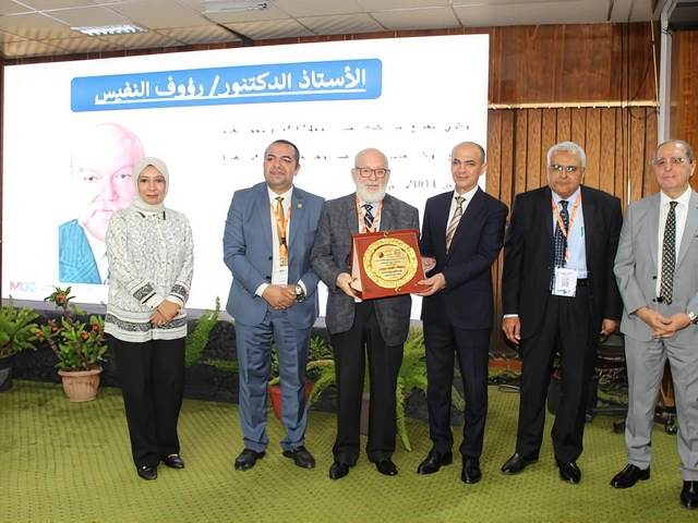 نقابة الأطباء تنعي الدكتور رؤوف النفيس أستاذ طب العيون بجامعة المنصورة