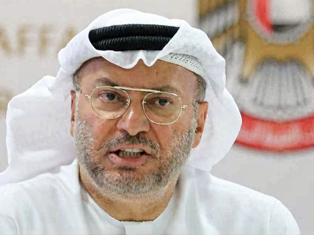 قرقاش: نظام طهران غادر لا يؤتمن.. وتصعيد عسكري أمريكي إسرائيلي ضد إيران