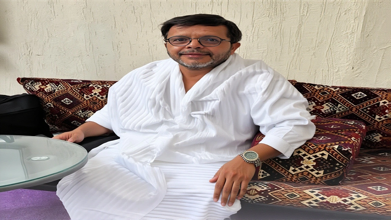 محمد هنيدي في مكة: الفنان المصري يؤدي مناسك الحج بملابس الإحرام