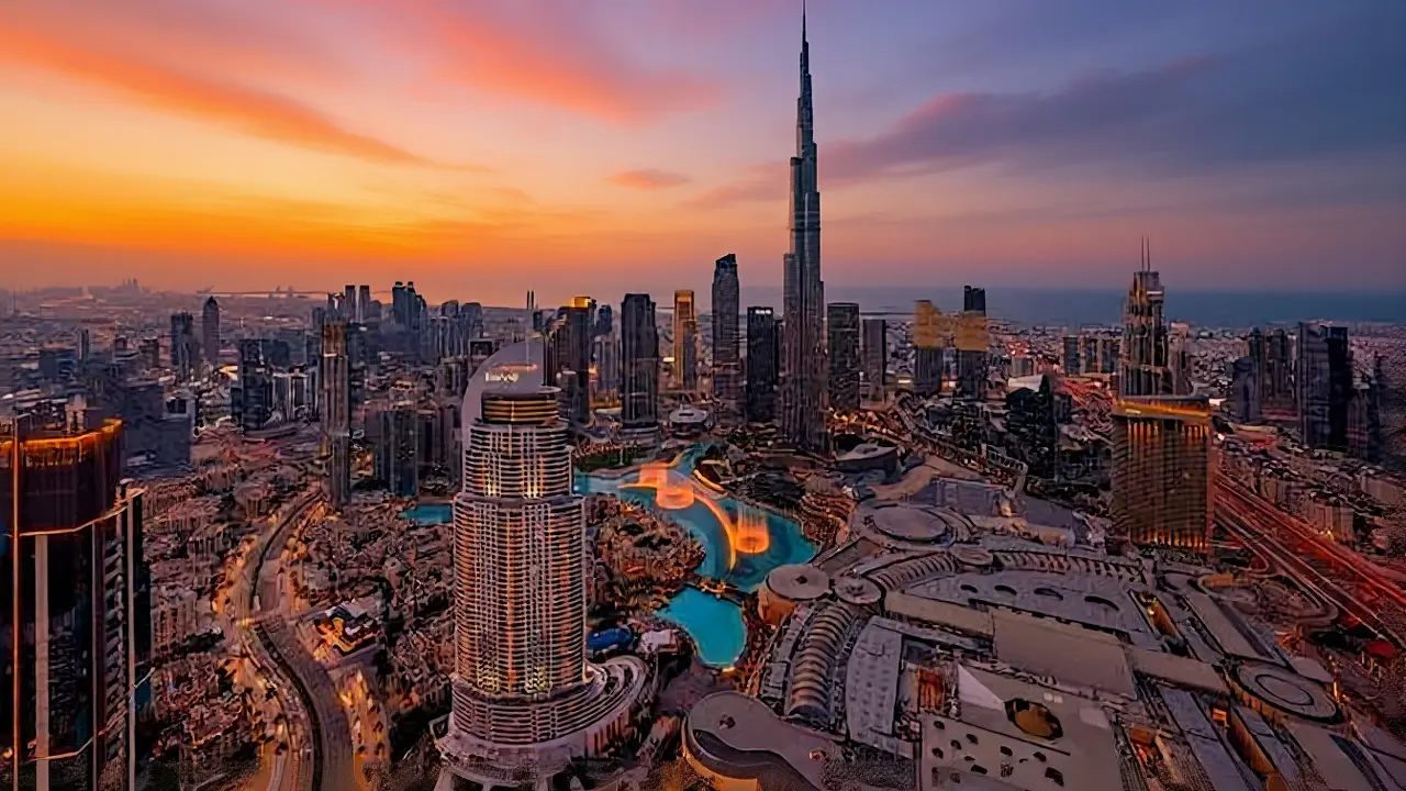 دبي تنفي انفجارات وسط المدينة وتهدد بإجراءات قانونية ضد رويترز