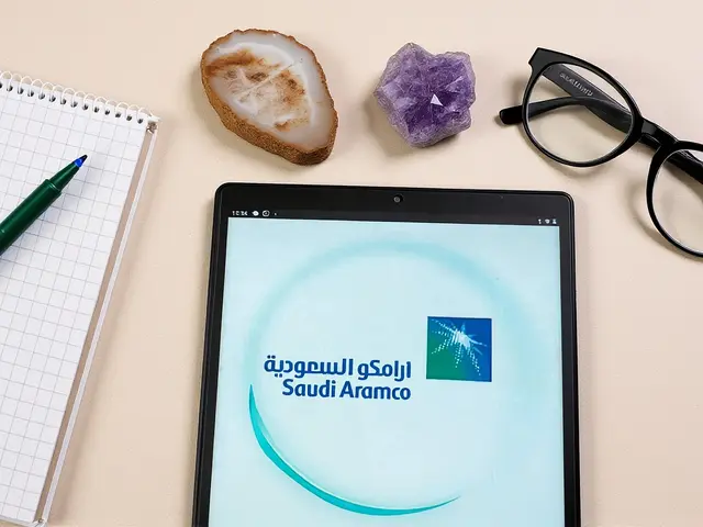 السعودية تدرس توسعة خط أنابيب الشرق-غرب لتجاوز مضيق هرمز
