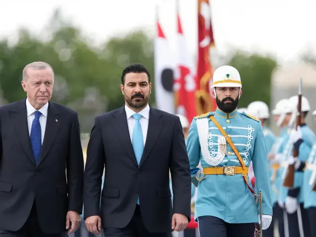 الزيدي وأردوغان يطلقان "طريق التنمية": العراق يربط الخليج بأوروبا