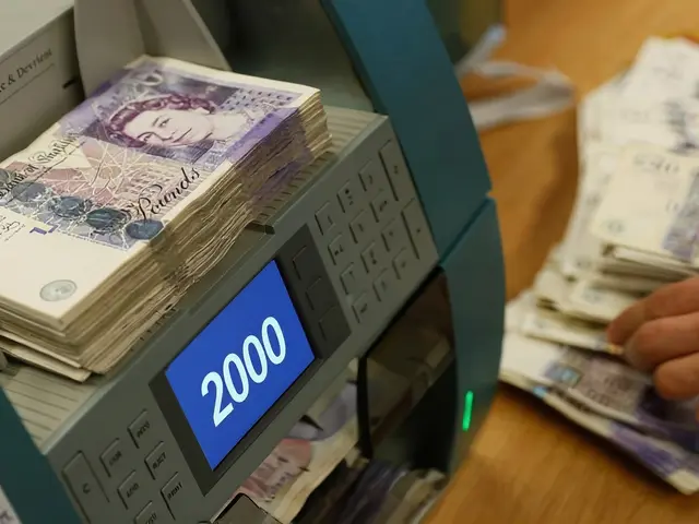 استقالة ستارمر: الإسترليني يستقر والسياسيون يترقبون بورنهام