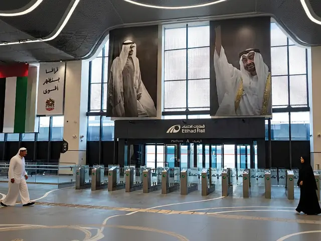 اتحادية السكك الحديدية تطلق أول خدمة ركاب تجارية في الإمارات