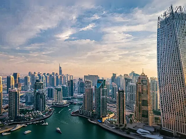 دبي تطلق تأشيرة سياحية لخمس سنوات لجميع الجنسيات دون كفيل