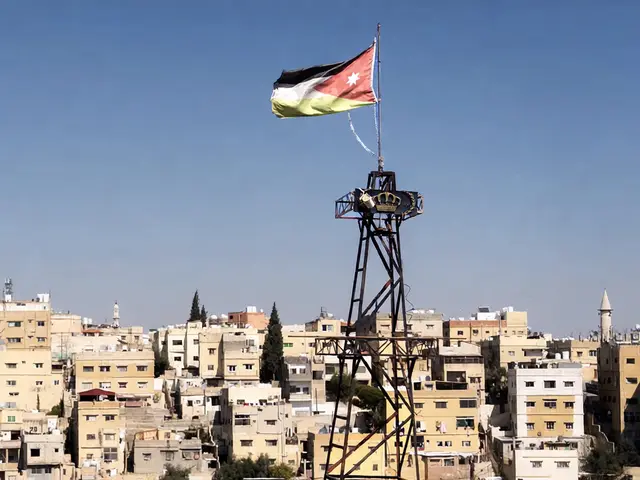 الأردن يعترض 4 صواريخ إيرانية وسقوط اثنين في مناطق نائية