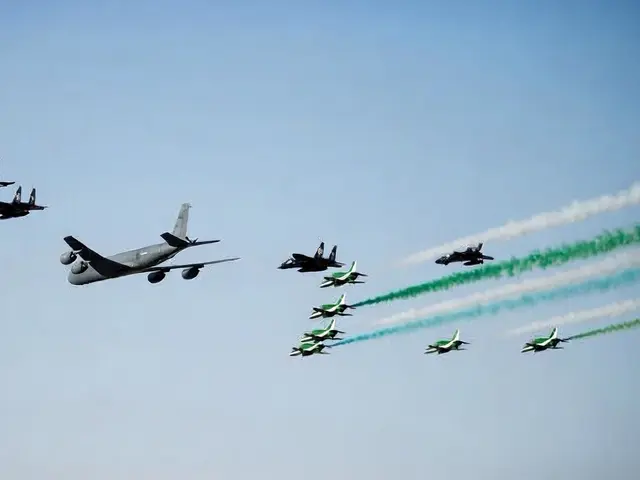 سماء جدة تشتعل: عروض جوية مبهرة للاحتفال باليوم الوطني الـ96