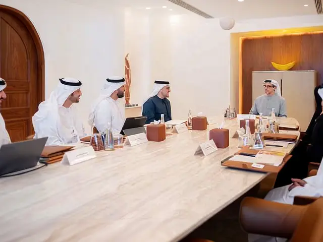 اتصال بين بن زايد وميتسوتاكيس يعزز الشراكة الاستراتيجية