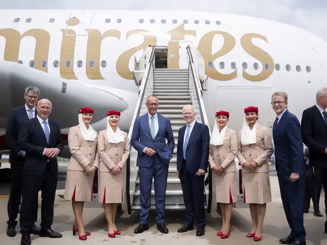 ميرز يتفقد A380 الإماراتية في برلين: رسائل دبلوماسية وطموحات نقل
