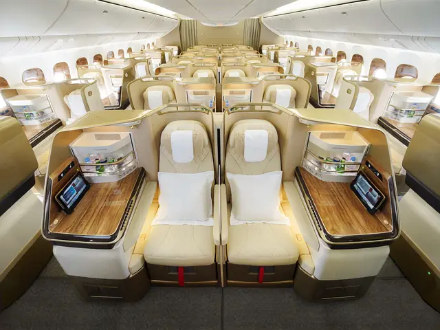 طيران الإمارات توسّع أسطولها المحدّث وتطلق A350 في أديليد