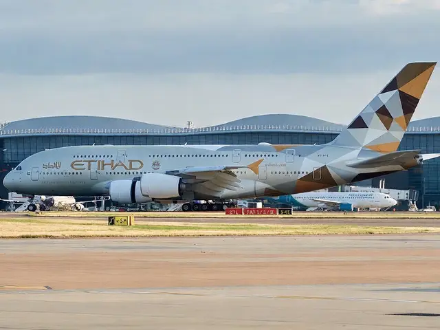 عودة العملاق: الاتحاد تشغل إيرباص A380 إلى لندن بعد توقف طويل