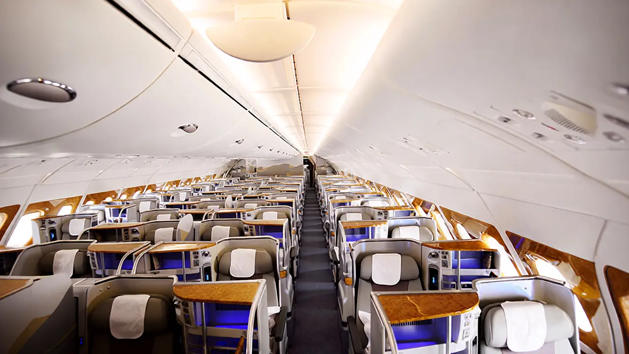 طيران الإمارات تدشن الجيل الجديد من A380 و777 في دبي
